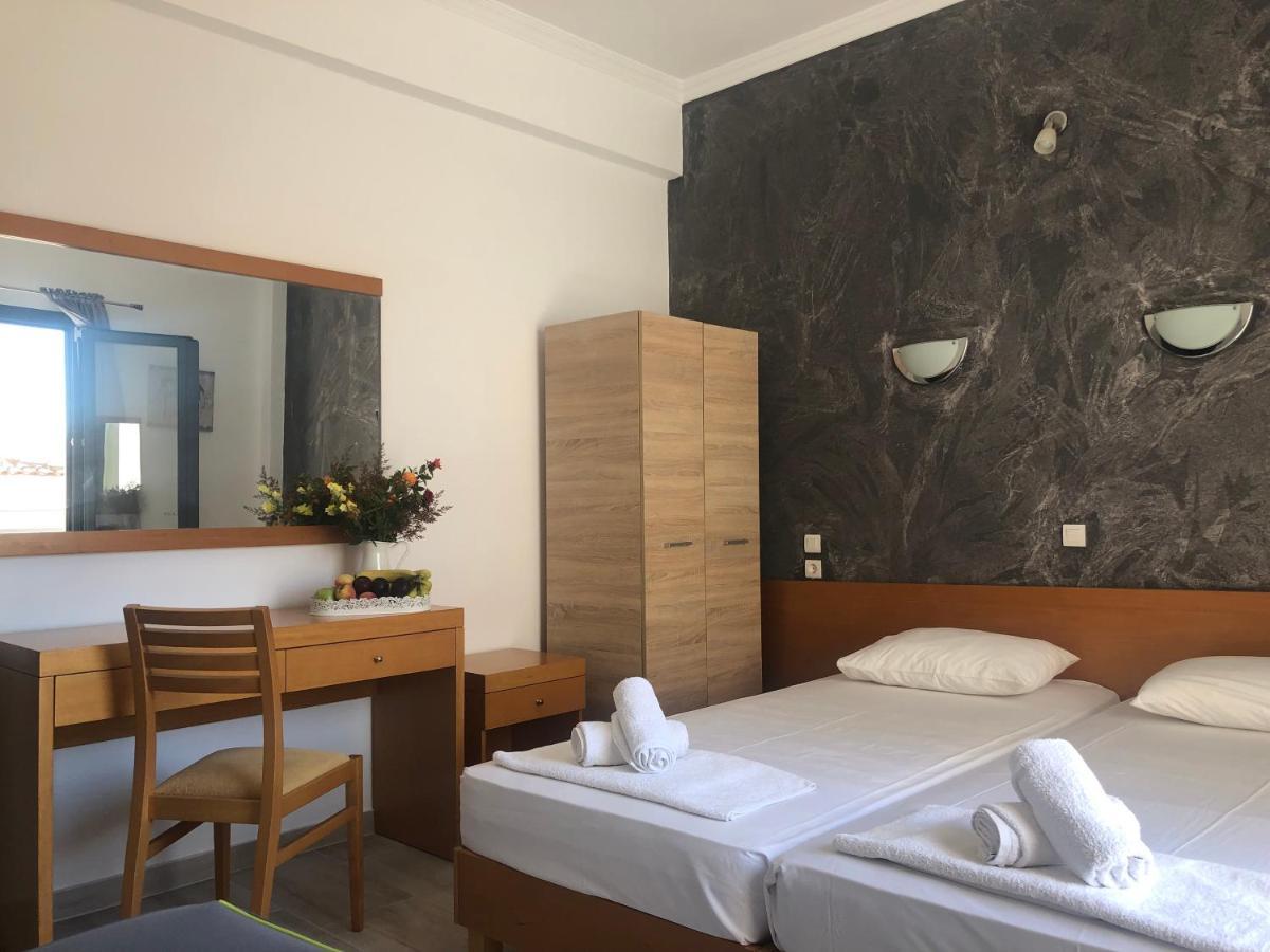 Central Guest House Skiathos Exterior photo